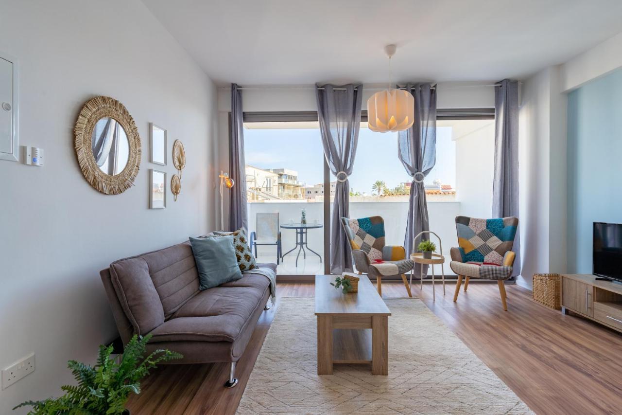 Livia Studio Apartment In Larnaca Exterior foto